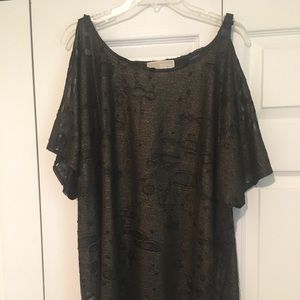 Cold shoulder tunic